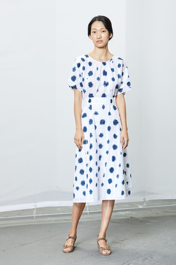 50_618_BATISTE_2_DOT_-_01_744x1116_crop_center