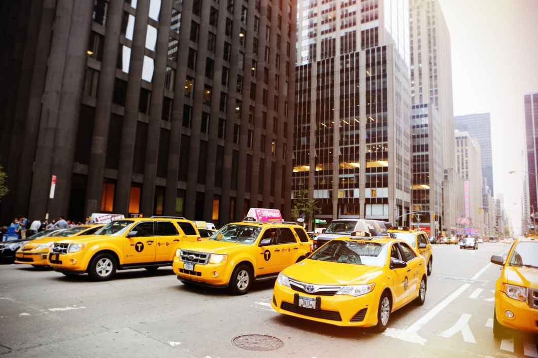new york street cabs taxis